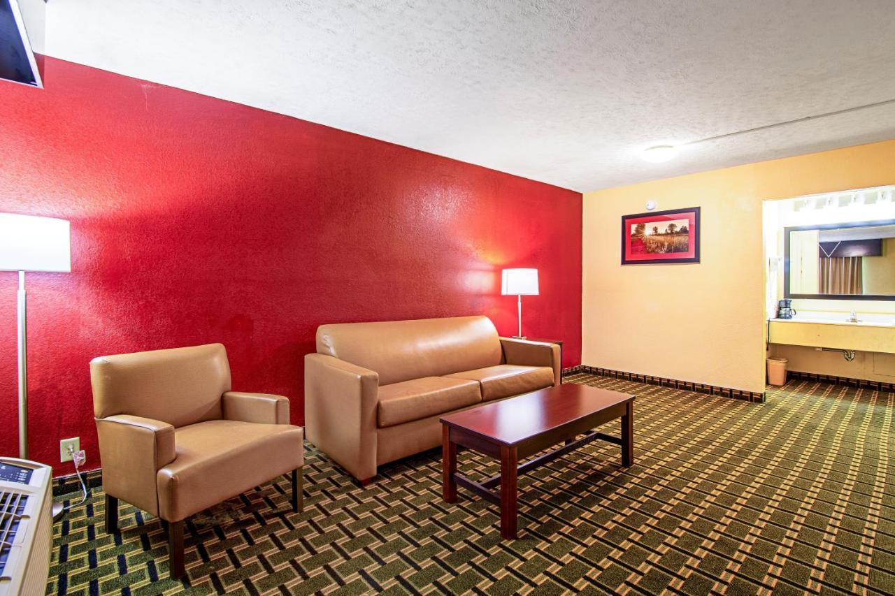 Red Roof Inn & Suites Greenwood, Sc Eksteriør billede