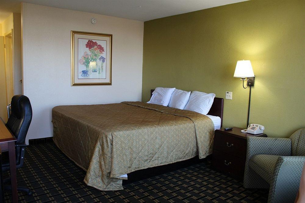 Red Roof Inn & Suites Greenwood, Sc Eksteriør billede